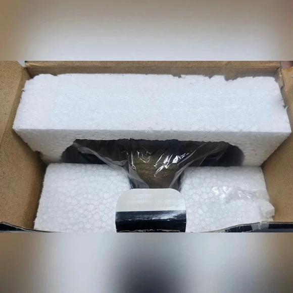 DWK Corp Vintage LMTD Edition Poly Resin Hand Painted Elephant Salt & Pepper Set - Picture 2 of 11